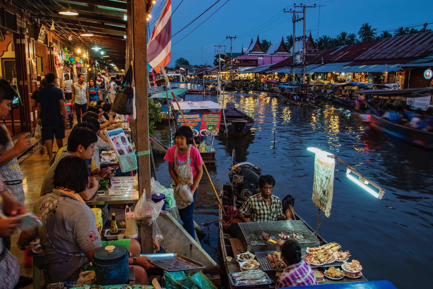 Amphawa floating market at dusk